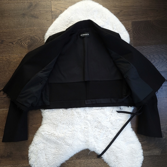 Ann Demeulemester Inge Minimilist Cropped Raw Hem Blazer - Picture 6 of 11